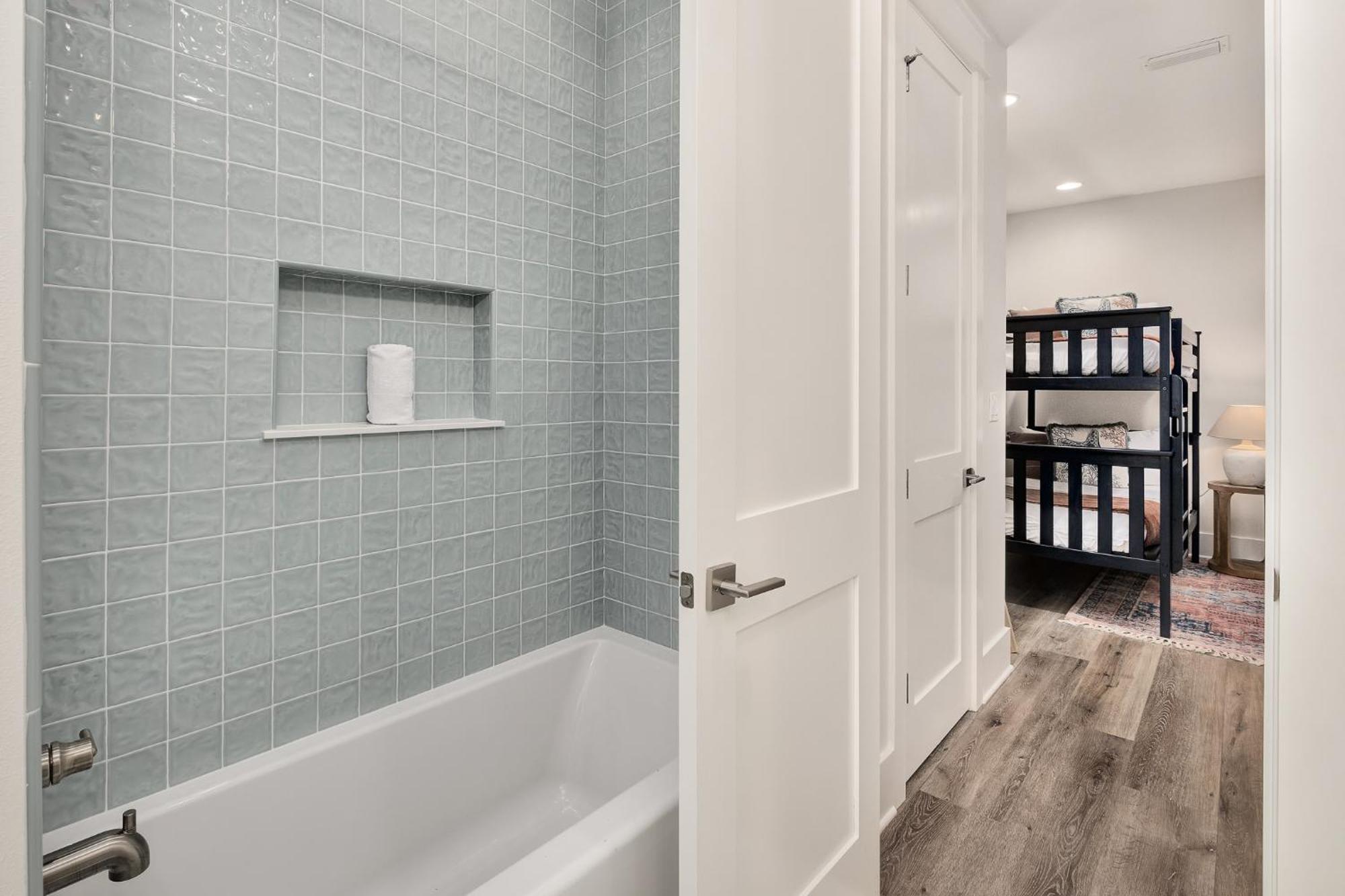 Shellabrate Good Times A Brand New Home For 2024 Only 3 Blocks To The Beach With Community Pool Санта-Роза-Бич Экстерьер фото